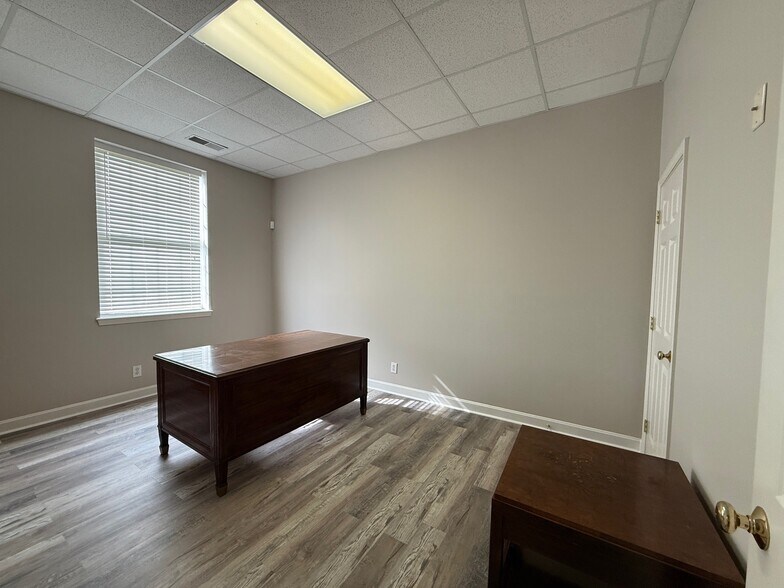More Photos Of 12305 Westport rd, La Grange Office For Sale