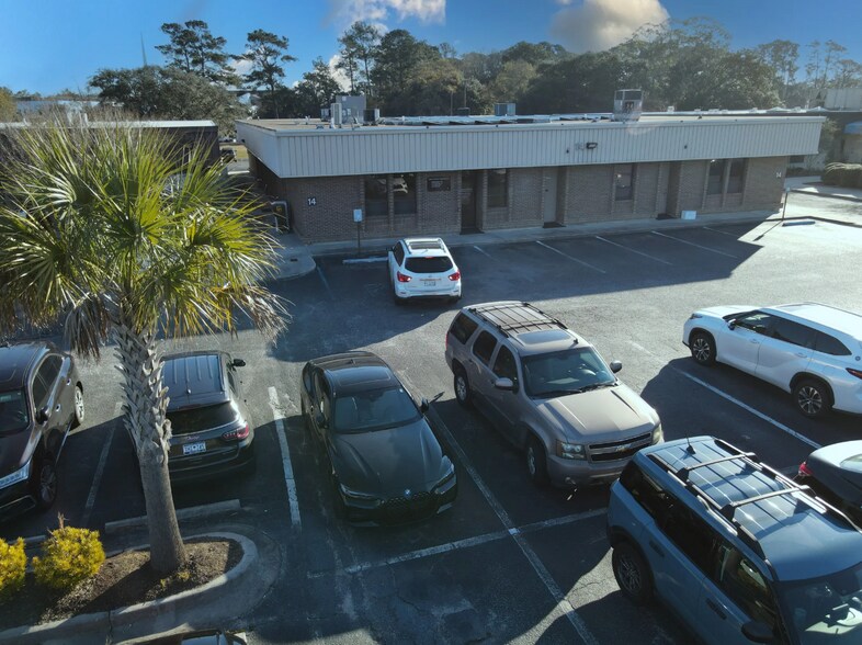 More Photos Of 14 Farmfield Ave, Charleston Medical For Lease