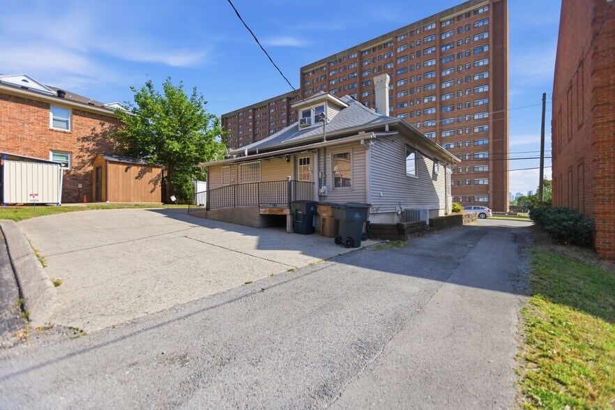 More Photos Of 211 29th Ave N, Nashville Freestanding For Lease