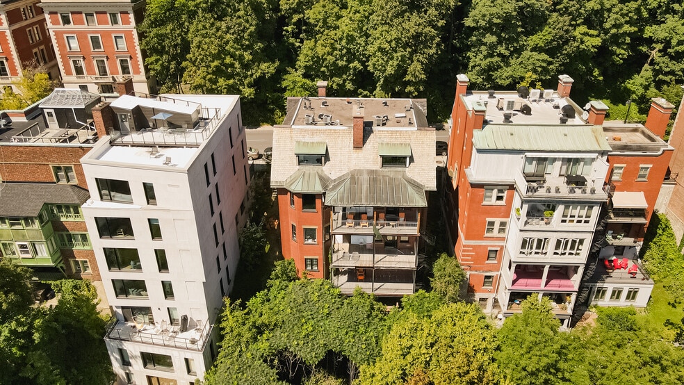 More Photos Of 1290 Av Des Pins O, Montréal Apartments For Sale