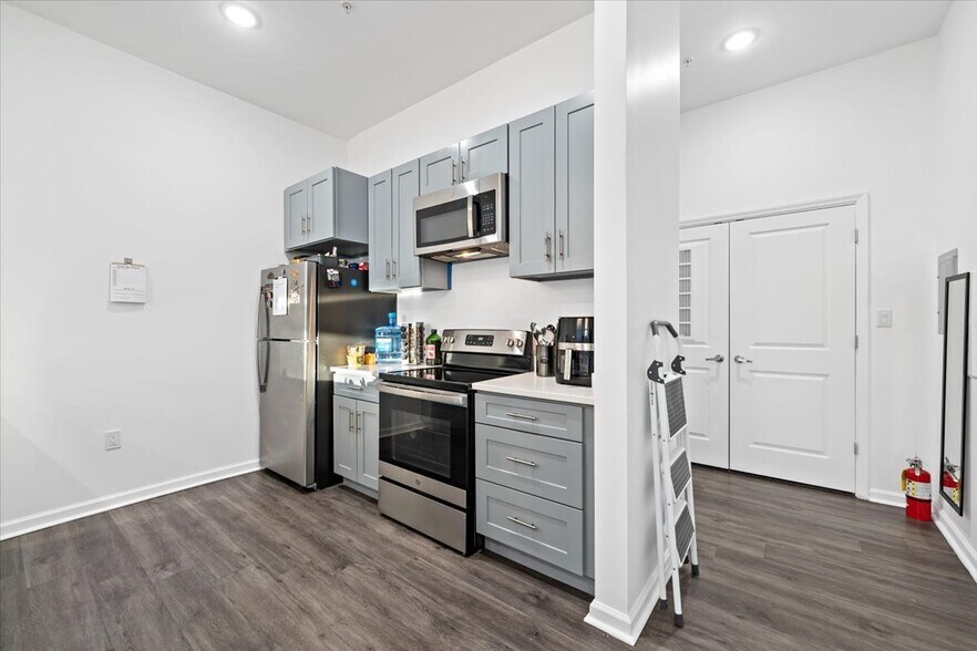 More Photos Of 128 N 8th St, Allentown Warehouse For Sale