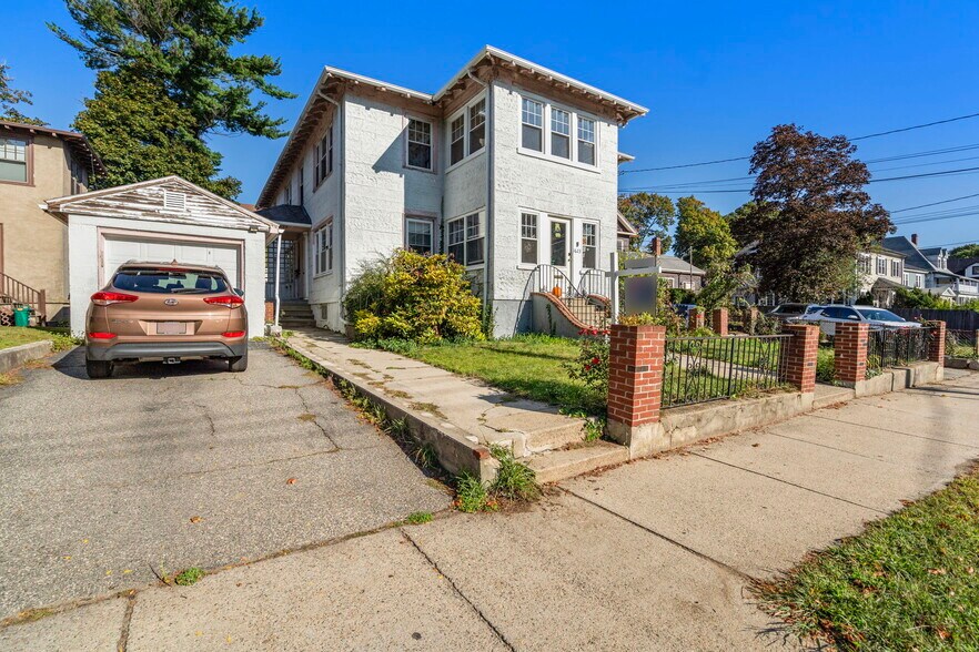 More Photos Of 1623-1625 Centre St, Newton Land For Sale