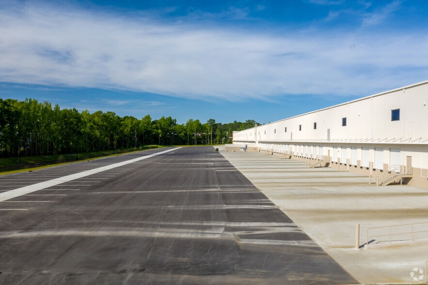 More Photos Of 577 Cel-River Rd, Rock Hill Warehouse For Lease