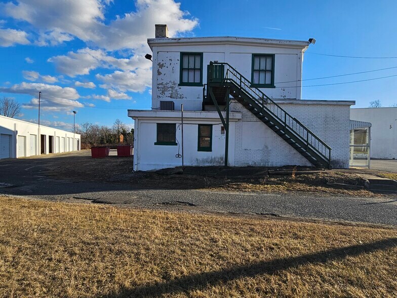 More Photos Of 173 Water St, Bridgeton Warehouse For Sale