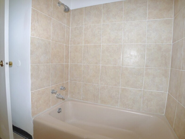 More Photos Of 44 Rickard St, Cortland Apartments For Sale