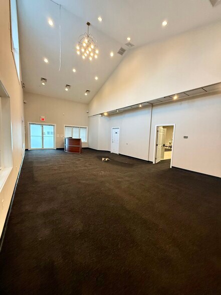 More Photos Of 1376 US Route 1, Cape Neddick Freestanding For Lease