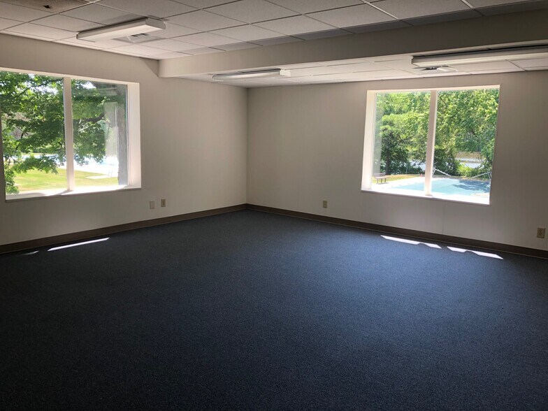 More Photos Of 1 Barney Rd, Clifton Park Medical For Lease