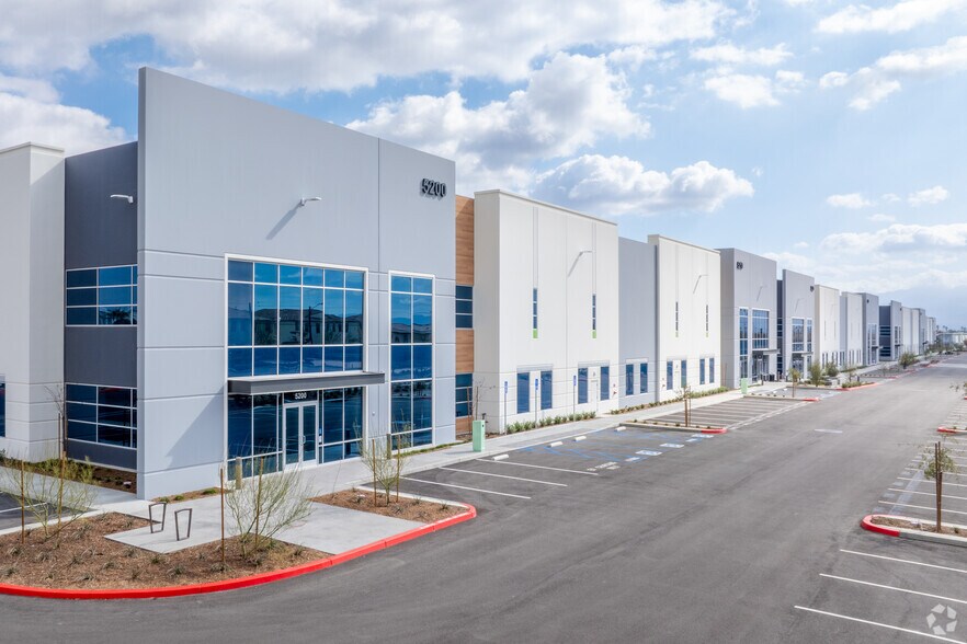 More Photos Of 5200-5210 Hamner, Eastvale Unknown For Lease