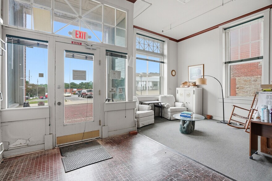 More Photos Of 115 E 5th St, Fulton Office For Sale