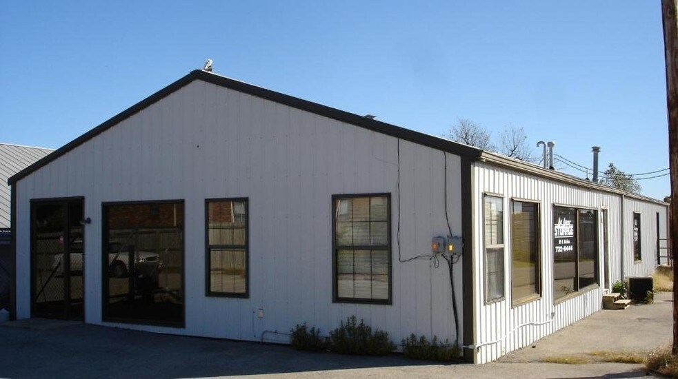 Primary Photo Of 505 E Harrison St, Republic Self Storage For Lease