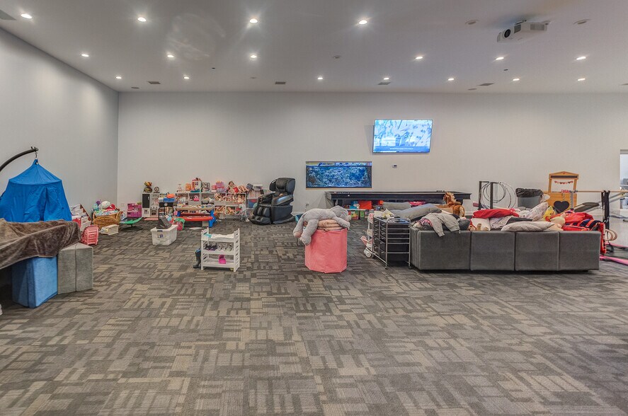 More Photos Of 836 E Highway N, Wentzville Flex For Sale