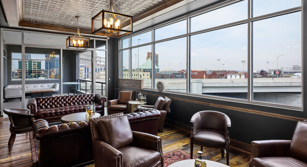 More Photos Of 552 E Market St, Louisville Office For Lease