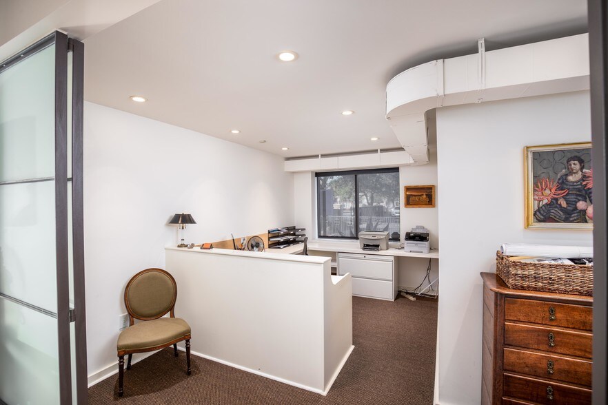 More Photos Of 517 King St, Charleston Apartments For Lease