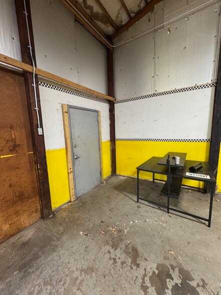 More Photos Of 51024 Portage Rd, South Bend Warehouse For Lease