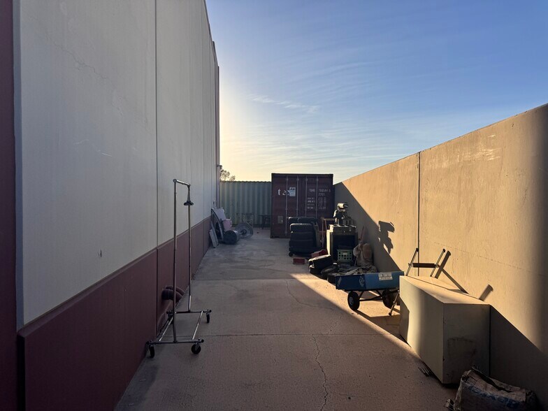 More Photos Of 1810 N Rosemont, Mesa Warehouse For Sale