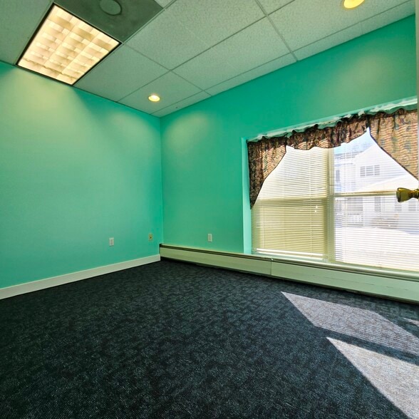 More Photos Of 106 N Franklin St, Pen Argyl Office For Lease