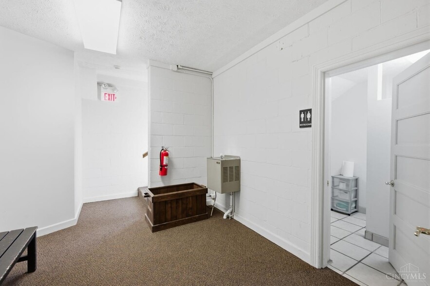 More Photos Of 810 N Broadway St, Lebanon Religious Facility For Sale