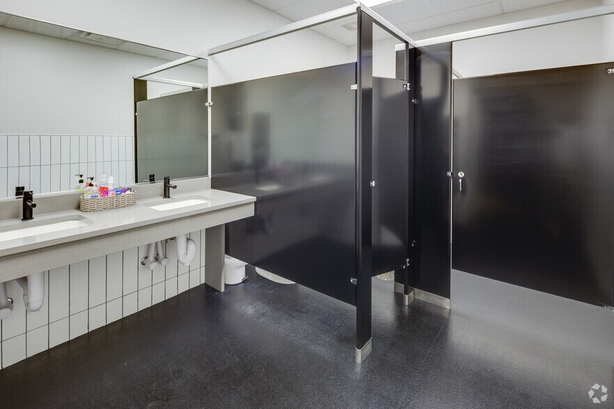 More Photos Of 17007 Prime Blvd, Lockport Coworking Space