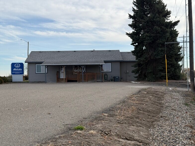More Photos Of 725 SW 8th St, Fruitland Office For Sale