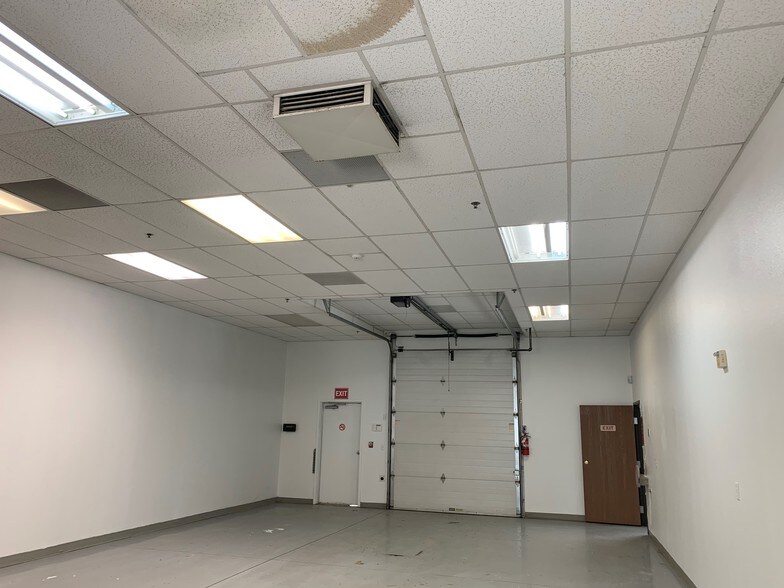 More Photos Of 7505 E Harvard Ave, Denver Flex For Sale