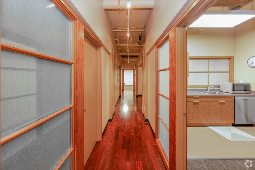 More Photos Of 1808 Bellevue Ave, Seattle Apartments For Lease