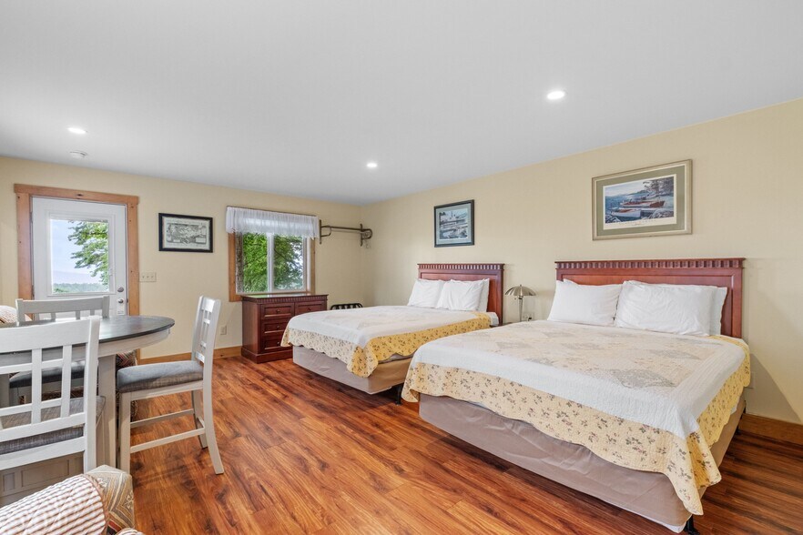 More Photos Of 291 Endicott St N, Laconia Hotel For Sale