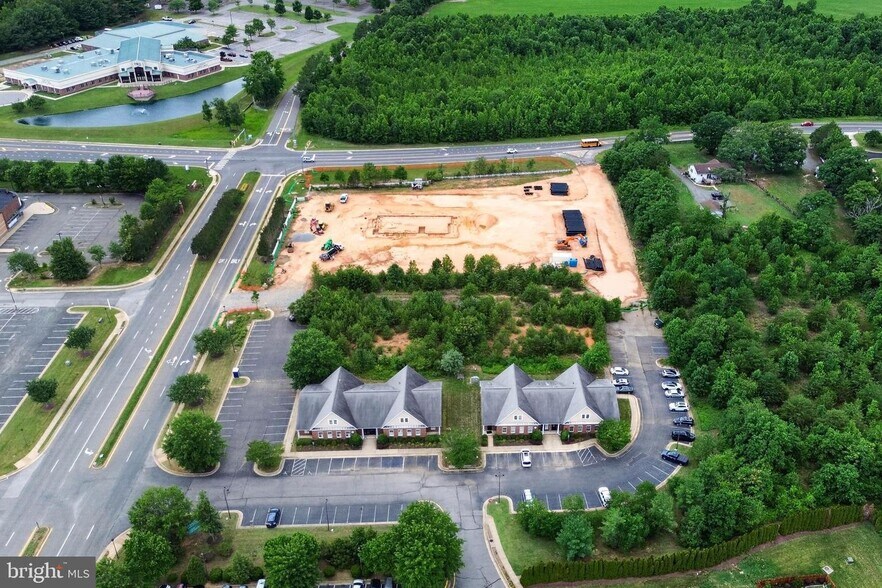 More Photos Of 7119 Salem Fields Blvd, Fredericksburg Office For Lease