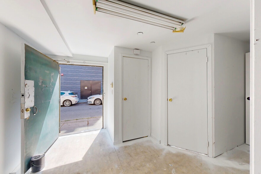 More Photos Of 612 Natoma St, San Francisco Warehouse For Sale