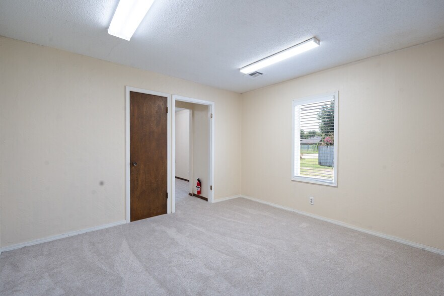 More Photos Of 4401 N Meridian Ave, Oklahoma City Office For Sale