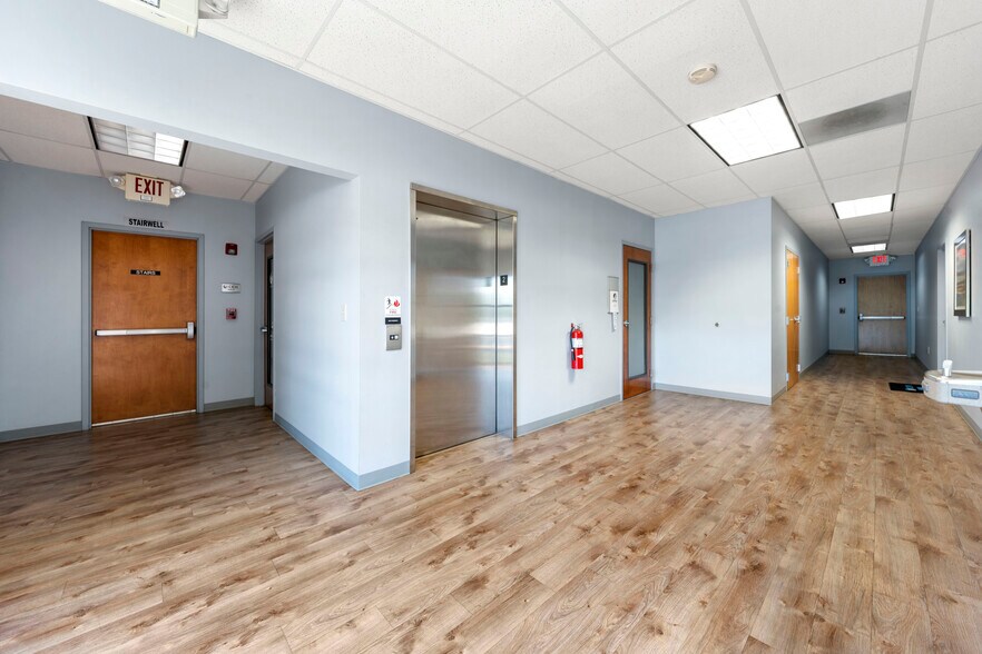 More Photos Of 19824 W Catawba Ave, Cornelius Medical For Lease