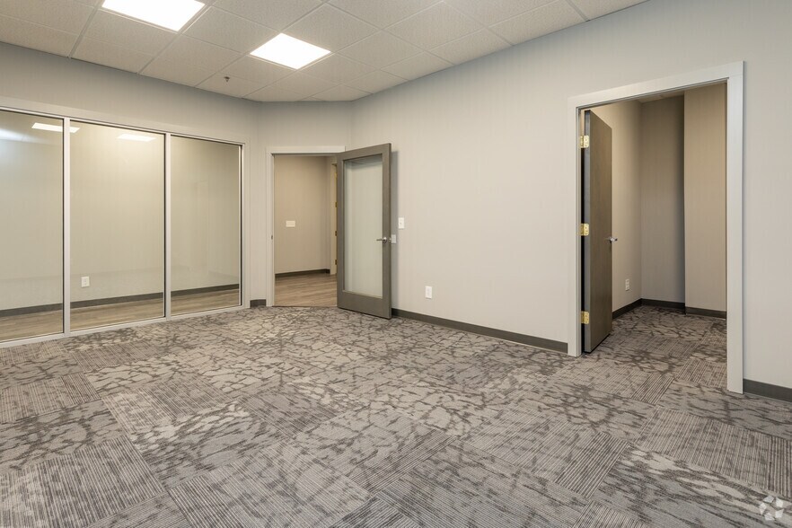 More Photos Of 50101 Governors Dr, Chapel Hill Office For Lease