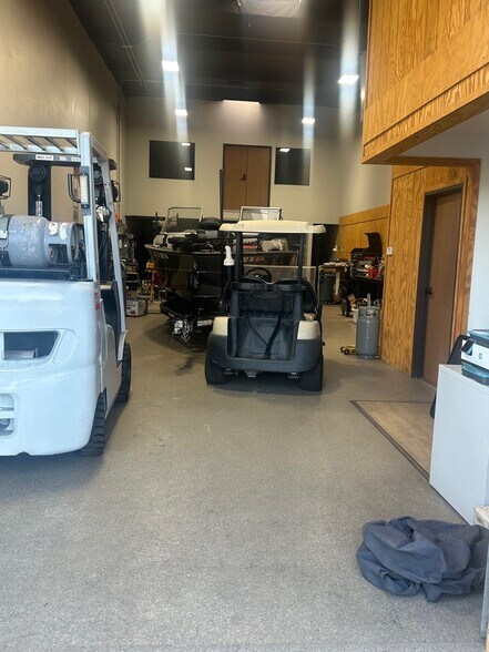 More Photos Of 150 N Wood Rd, Camarillo Warehouse For Sale