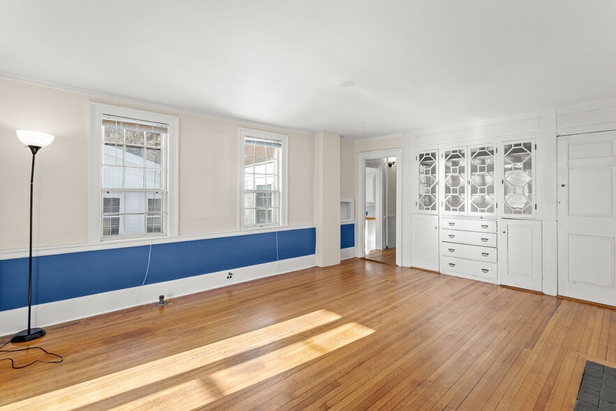 More Photos Of 80 Lafayette Rd, Hampton Falls Freestanding For Sale