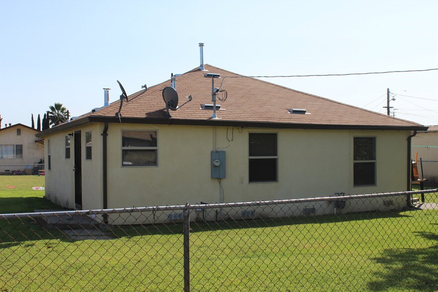 More Photos Of 2450 S B St, Stockton Apartments For Sale