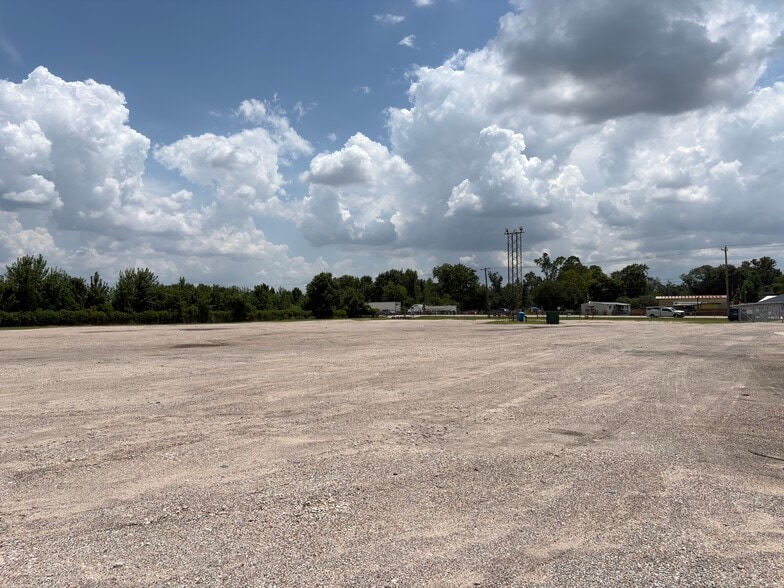 More Photos Of 2219 Aldine Bender Rd, Houston Land For Lease