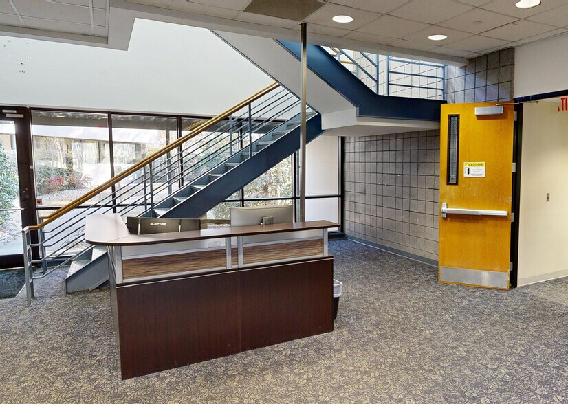 More Photos Of 1101 Hamlin Rd, Durham Research And Development For Lease