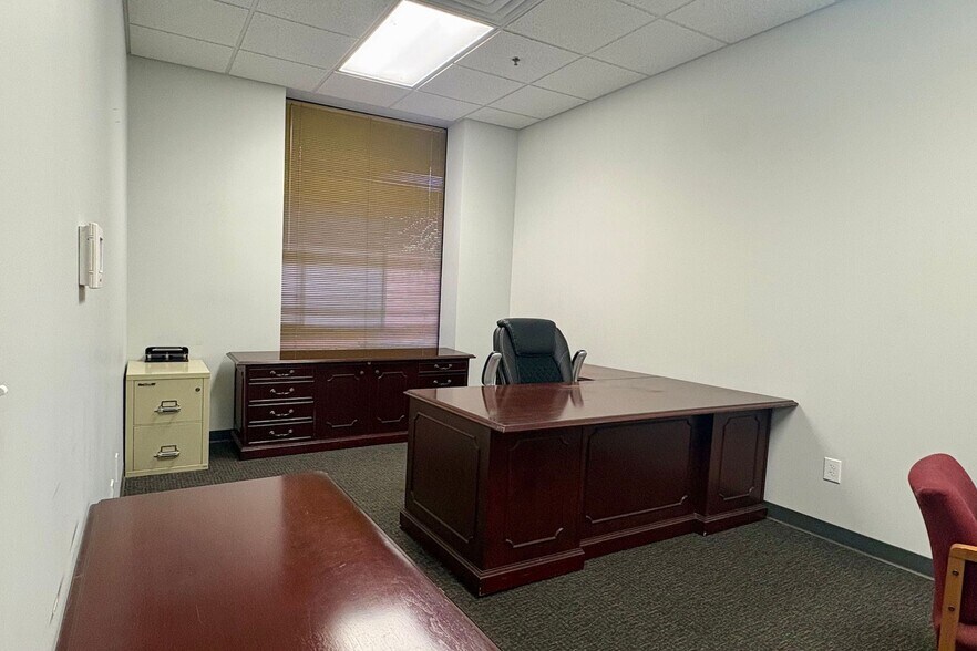 More Photos Of 145-175 Moore Dr, Lexington Freestanding For Lease