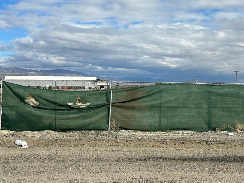 More Photos Of 16786 Little Morongo Rd, Desert Hot Springs Distribution For Lease
