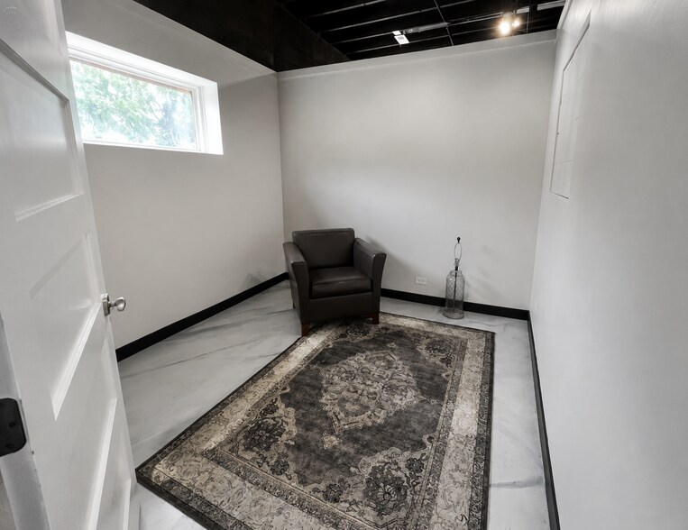 More Photos Of 44 W Lincoln Hwy, Chicago Heights General Retail For Sale