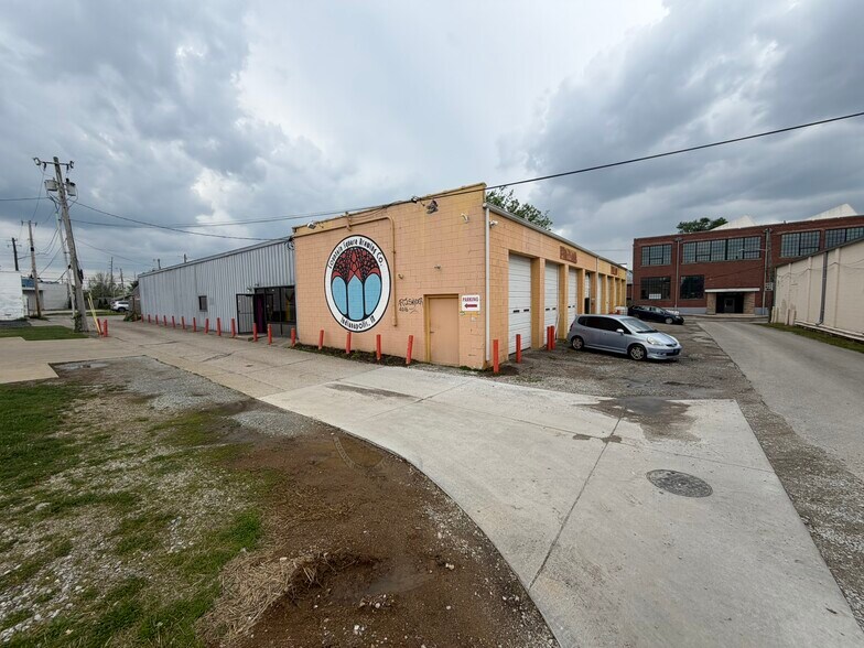 More Photos Of 1301 Barth Ave, Indianapolis Bar For Sale