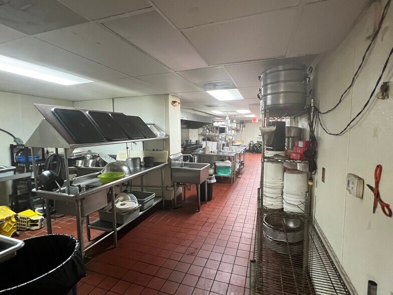 More Photos Of 29000 US Highway 19 N, Clearwater Restaurant For Lease