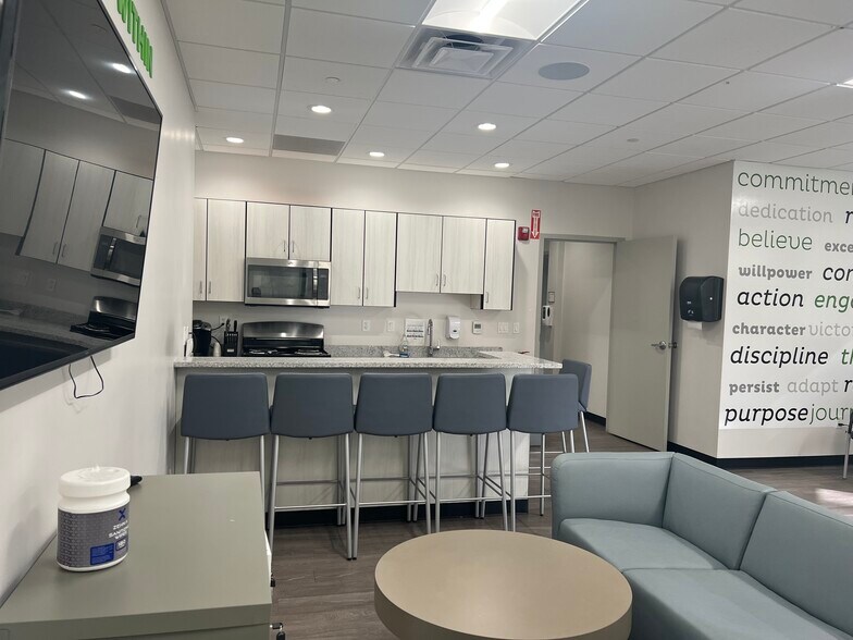 More Photos Of 4460 Highland Dr, Salt Lake City Medical For Lease