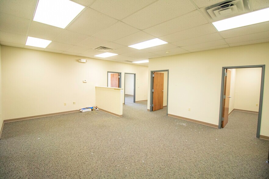 More Photos Of 720 W Navajo St, West Lafayette Office For Lease