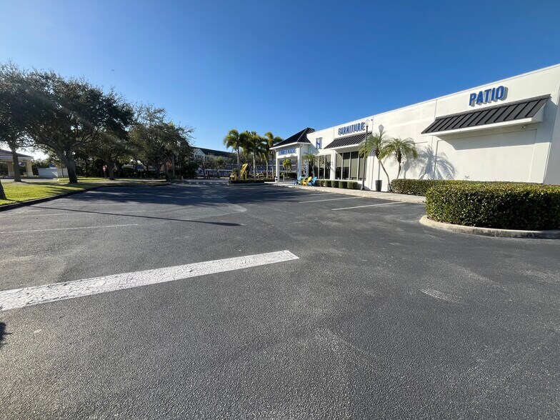 More Photos Of 1892 SE Federal Hwy, Stuart Storefront Retail Office For Sale