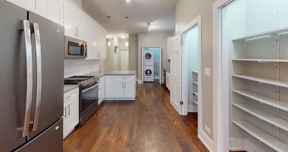 More Photos Of 1027 E Hyde Park Blvd, Chicago Apartments For Sale