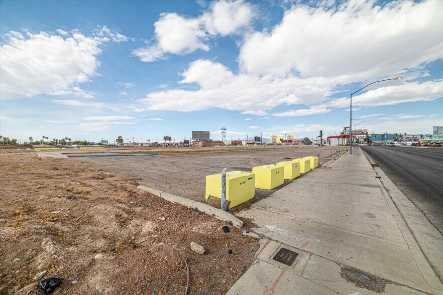 More Photos Of 851 E Tropicana Ave, Las Vegas Land For Sale