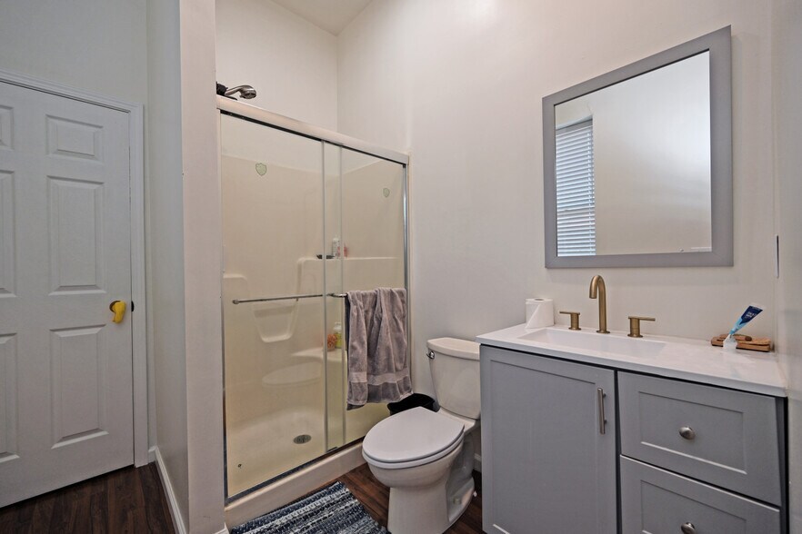 More Photos Of 640 Russell St, Covington Storefront Retail Office For Sale