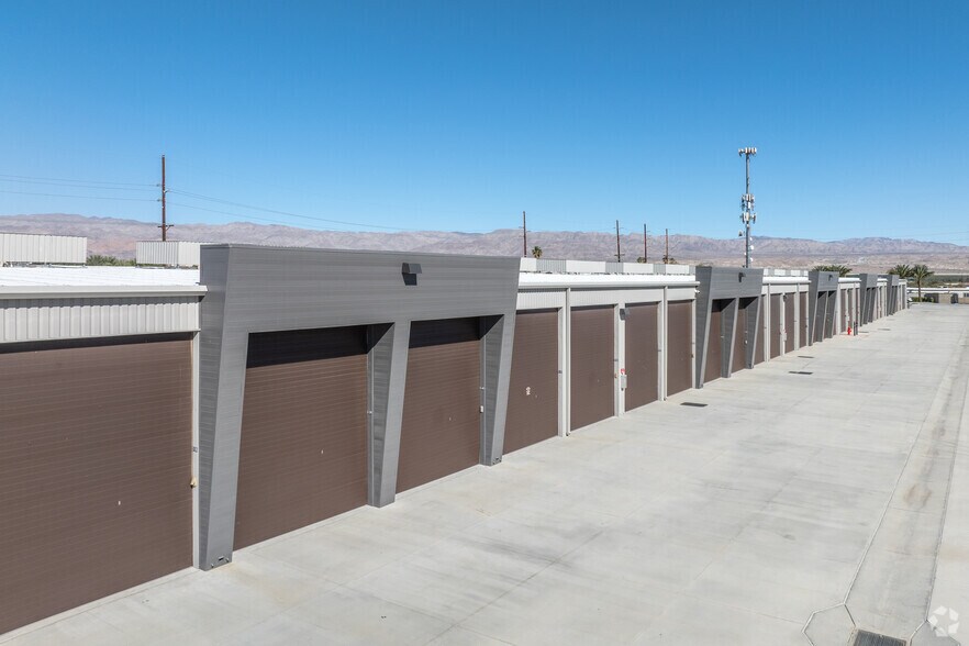 Primary Photo Of 49751 Oates Ln, Coachella Parking Garage For Sale