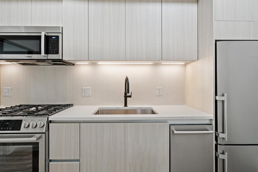 More Photos Of 2209 S First St, Austin Apartments For Sale