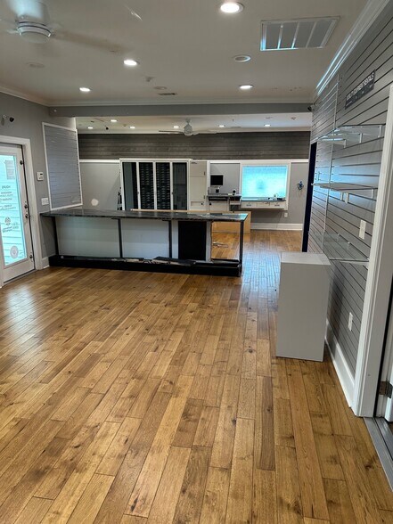 More Photos Of 333 Newberry St NW, Aiken Drugstore For Sale
